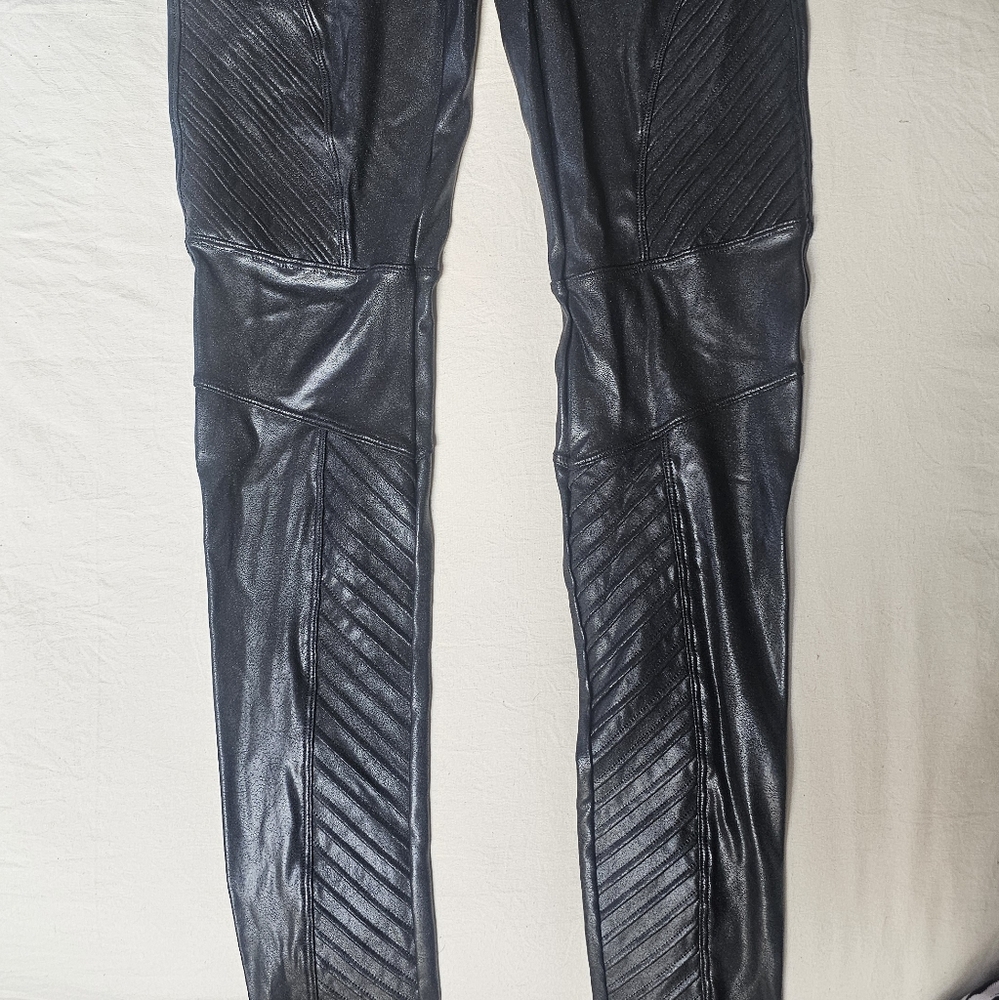 FauX leather Moto leggings. M